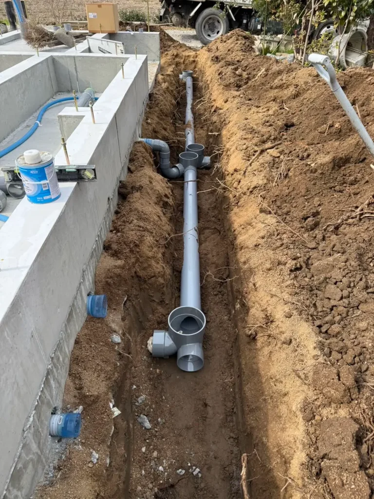 配管工事施工中の様子