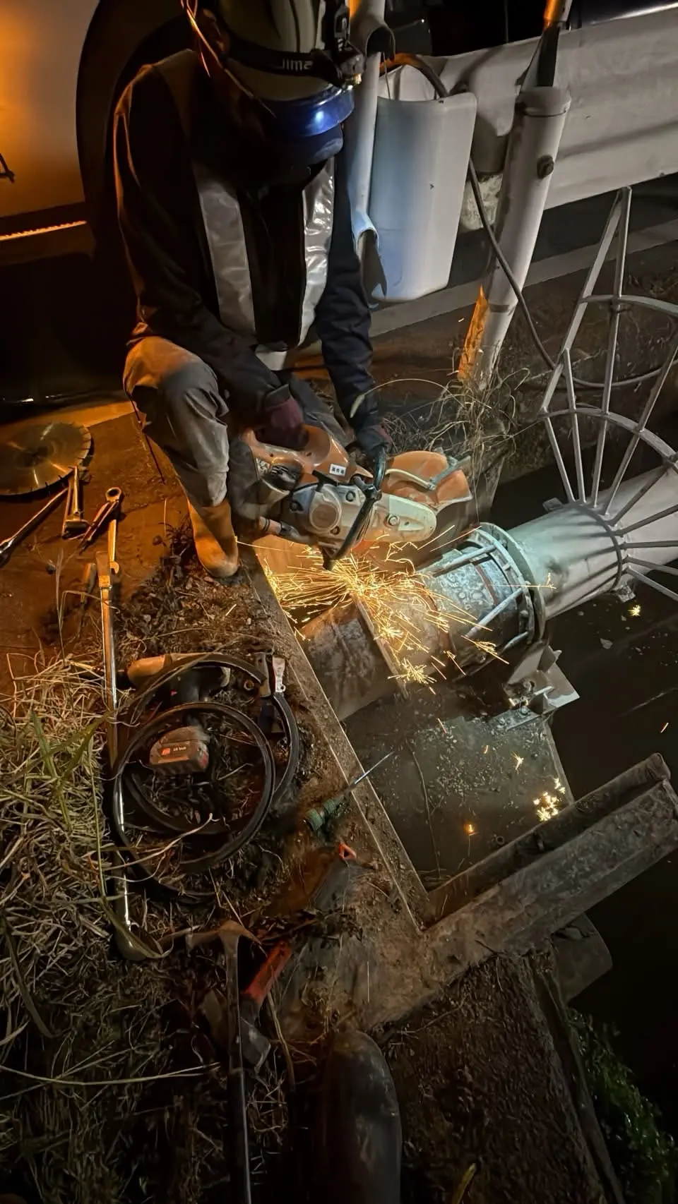 管工事作業中の様子